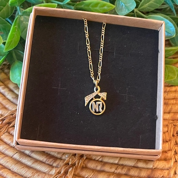 Nina Ricci Two Toned Bow Style Gold Plated & Stone Detailed Necklace - Picture 3 of 11